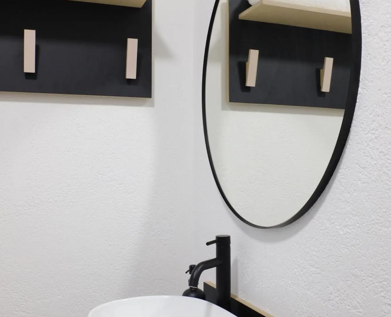 The Black Sheep Bnb 阿勃丝 住宿加早餐酒店